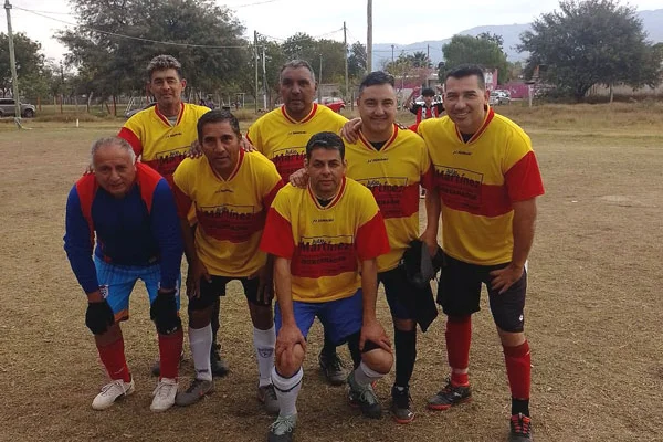 Forenses goleó a la Brigada de Motos y es campeón del fútbol senior