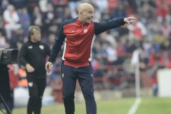 Sebastián Méndez renunció como técnico de Unión para dirigir a Vélez