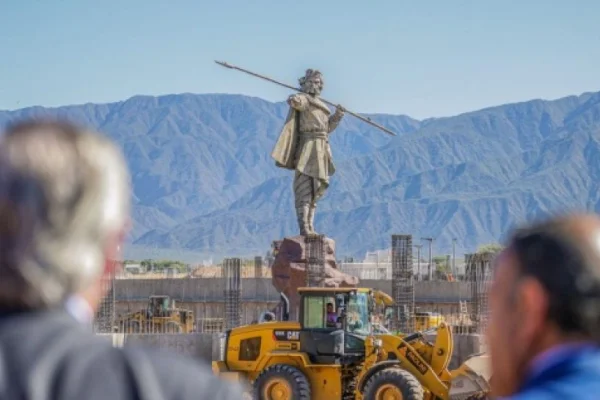 El monumento al Chacho Peñaloza se elevará unos cuatro metros