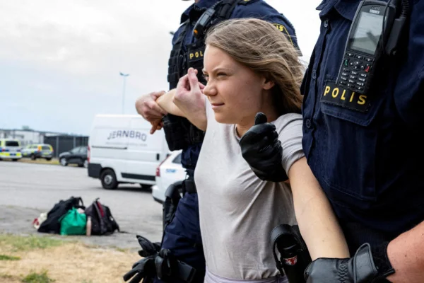 Greta Thunberg fue imputada por desobediencia a la autoridad durante una protesta en Suecia