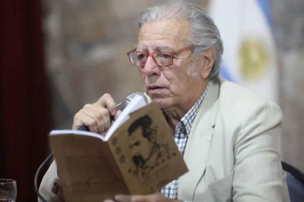 Fernando Viano presenta  a Leopoldo “Teuco” Castilla