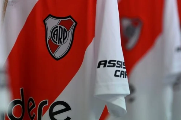 Se filtró la nueva camiseta de River y hay polémica entre los hinchas