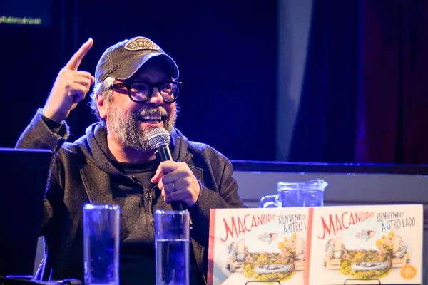 Liniers disertó buscando “exportar el macanudismo por el mundo”