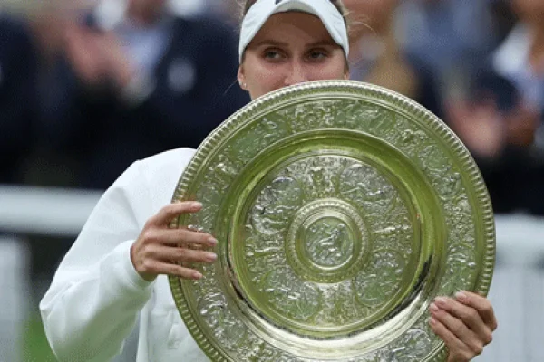 Wimbledon: Marketa Vondrousova es la nueva reina sobre césped