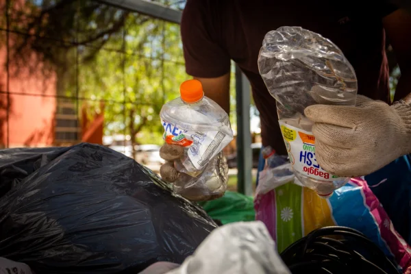 El municipio entregó más de 300 kilos de plásticos a las recicladoras