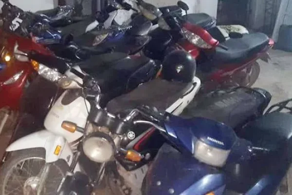 20 motos retenidas en Chepes por falta de luces