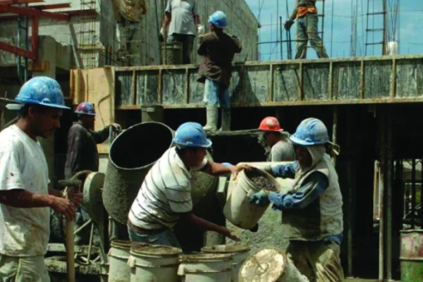 Oficializaron el aumento del Salario Mínimo Vital y Móvil
