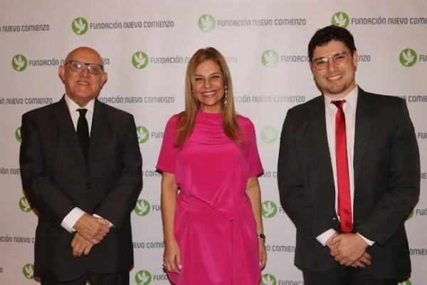 La Fundación Nuevo Comienzo entregó reconocimiento al Rector Quiroga