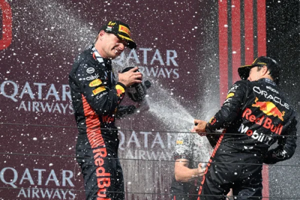 Max Verstappen logró su séptimo triunfo al hilo y Red Bull clavó un récord