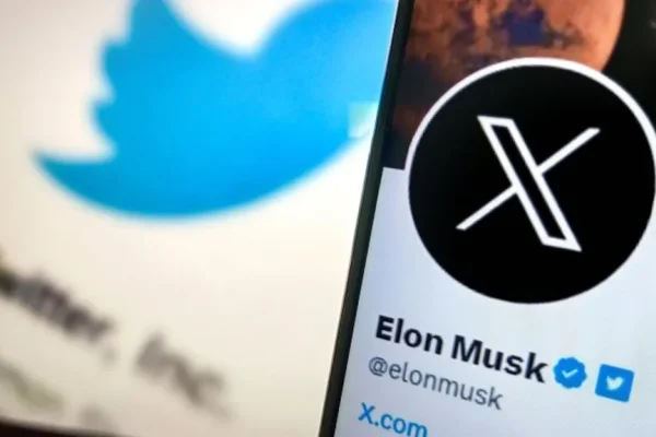 Es oficial: Elon Musk renombra la marca Twitter como 