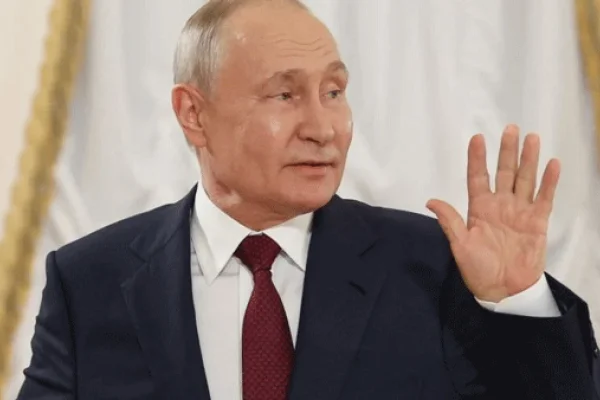 Putin afirma que Rusia no rechaza las conversaciones con Ucrania