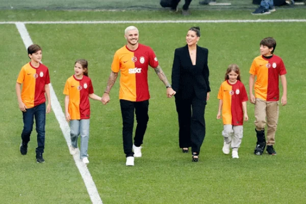 Wanda Nara reapareció públicamente en la presentación de Mauro Icardi en el Galatasaray