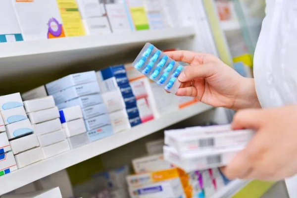 Medicamentos por debajo de la inflación: Gobierno y laboratorios firman acuerdo