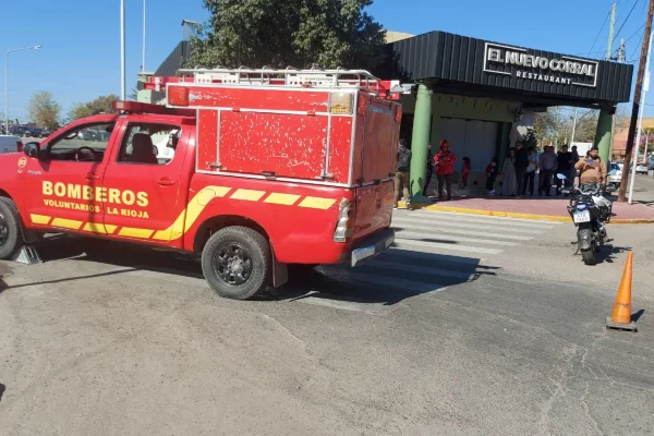 Fuerte choque entre vehículos dejó como saldo un herido