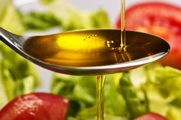 Un estudio con inteligencia artificial atribuyó al aceite de oliva beneficios contra el Alzheimer