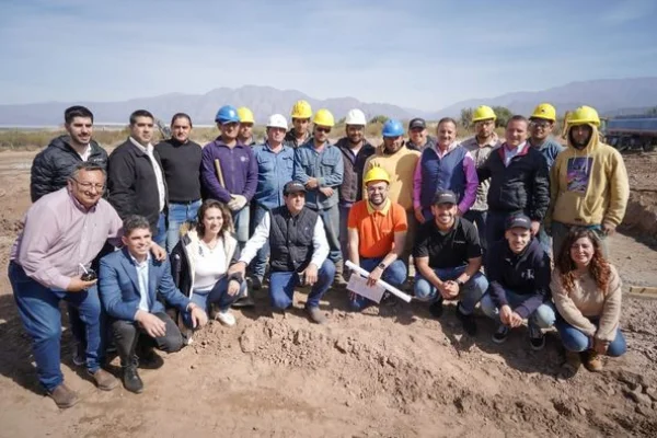 Supervisan obra de gasoducto que beneficiará a industrias