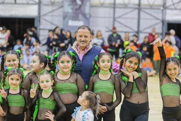 Quintela inauguró el gimnasio cubierto en el Polideportivo de Vargas
