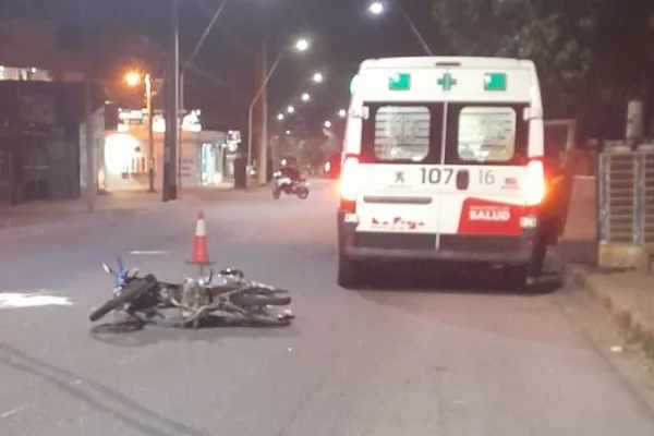 Lo chocó una moto que se dio a la fuga y sufrió fractura en una pierna