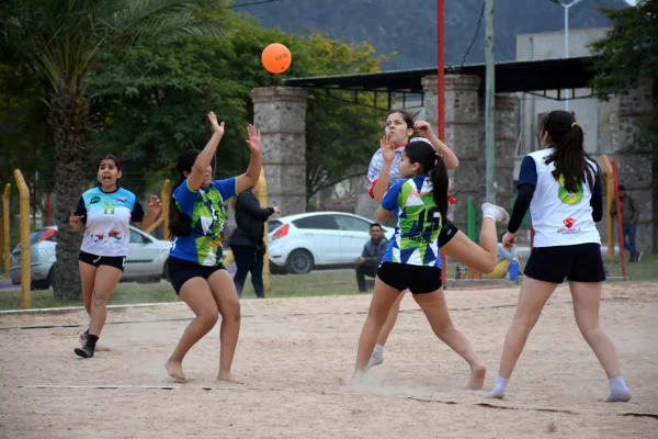Juegos Evita: Clasificaron los representantes en Beach Handball 