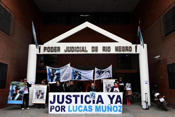 Reclamaron justicia por la muerte de un policía de Río Negro asesinado en Bariloche