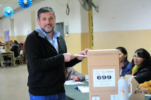 Ismael Bordagaray emitió su voto