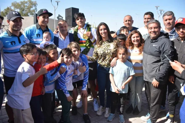 La Rioja recibió a su Campeón del Mundo en Bicicross