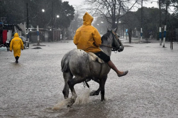 Imágenes del temporal en suelo bonaerense: récord de precipitaciones por el temporal