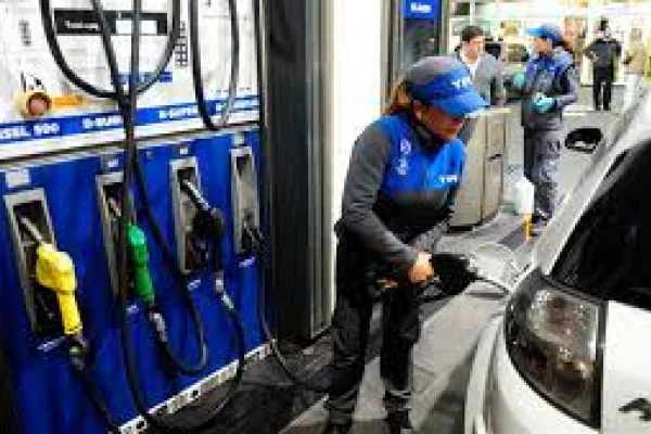 El Gobierno congeló el precio de los combustibles hasta el 31 de octubre