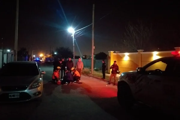 Un choque entre moto y camioneta dejó una mujer herida