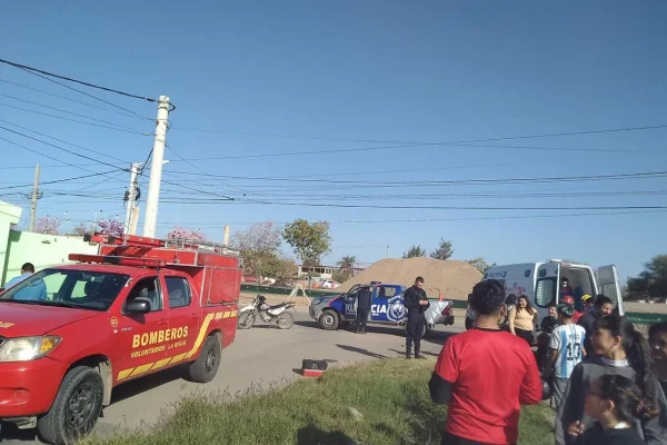 Perdió el control de su motocicleta, cayó al asfalto y sufrió lesiones leves