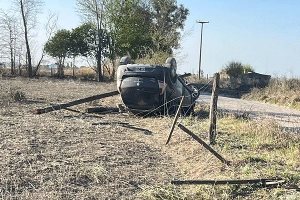 Una niña de 12 años le sacó el auto al padre, chocó y murió