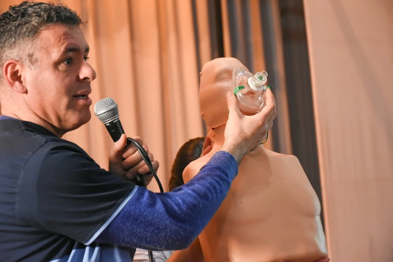 Se capacita en cerca de 16 escuelas de nivel secundario a alumnos de 5to año Se capacita en cerca de 16 escuelas de nivel secundario a alumnos de 5to año