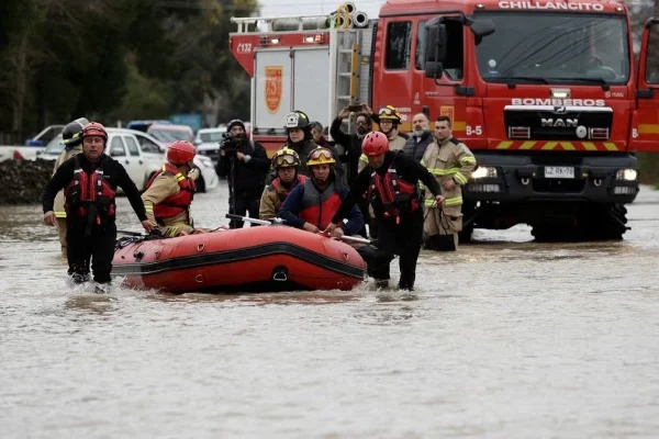 3 fallecidos, 5 mil damnificados y más de 20 mil personas quedaron aisladas tras lluvias en Chile