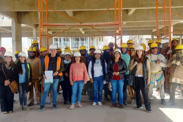 Brindaron charla de prevención de violencia de género a operarios de la construcción en Chilecito