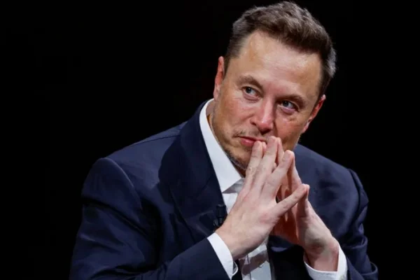 Elon Musk anunció que la red social X ofrecerá llamadas de audio y video