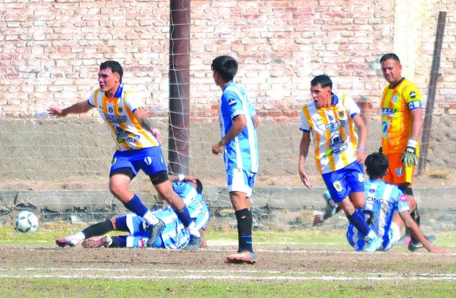 Mayco Coronel anotó el gol para Defensores.