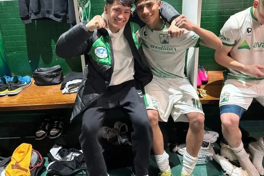 Luppi y Esidín festejaron el título en Reserva.