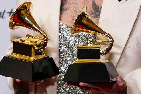 El autor de una canción generada con inteligencia artificial podría ganar un premio Grammy