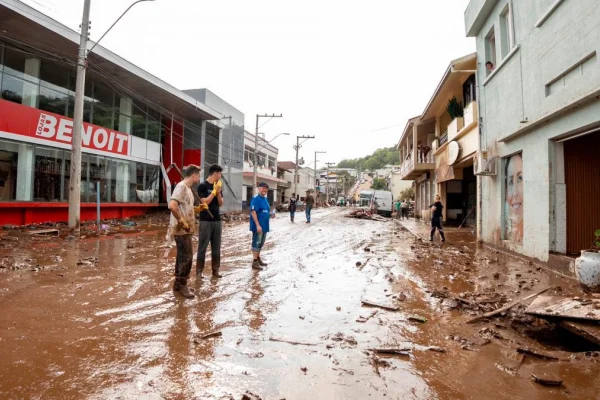 Ya son 42 los fallecidos por el ciclón en el sur de Brasil que afectó a 150.000 personas