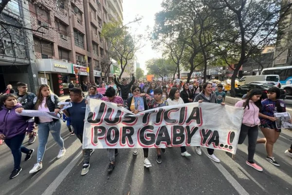 Familiares y amigos de Gabriela Pérez marcharon al Soelsac para pedir justicia