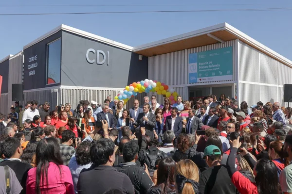Ricardo Quintela y Sergio Massa inauguraron un centro de Desarrollo Infantil en la zona sur