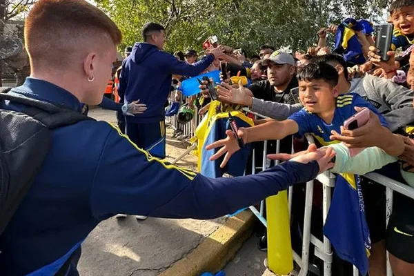 Boca Juniors fue recibido por una multitud en Santiago del Estero