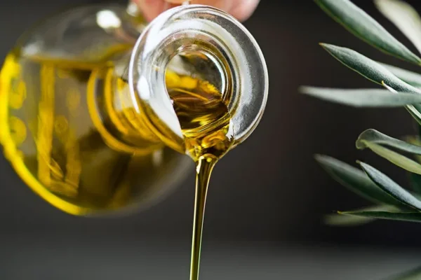 ANMAT prohibió una marca de aceite de oliva por ser peligrosa para la salud