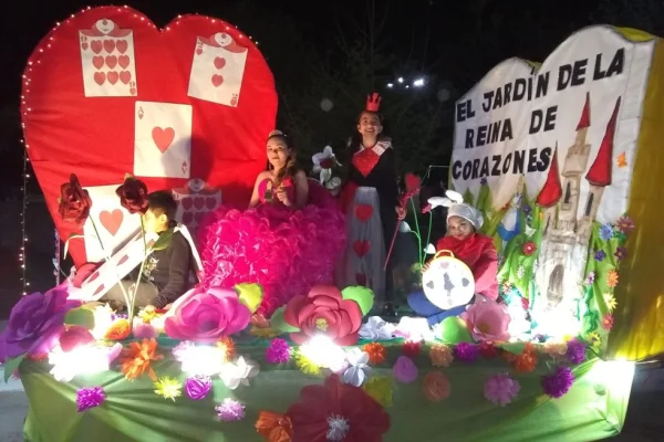 Desfile de Carrozas en Sañogasta
