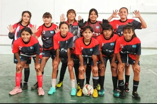 Persistencia y éxito: Chicas de Chilecito siguen en carrera en el futsal de Juegos Evita