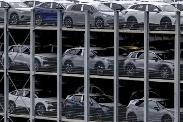 Se cayó el sistema: un fallo informático paralizó producción de vehículos de Volkswagen en Alemania