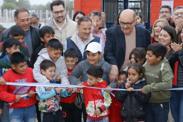 Inauguraron un polideportivo en la localidad de Desiderio Tello