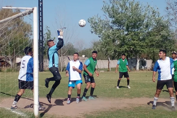 Prevención Urbana y el Servicio Penitenciario lideran el fútbol 11 en el Inter Fuerzas