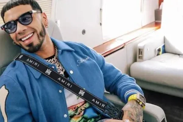 Anuel AA fue operado de urgencia y subió una foto que alertó a sus fans: “Fue cuestión de vida o muerte”