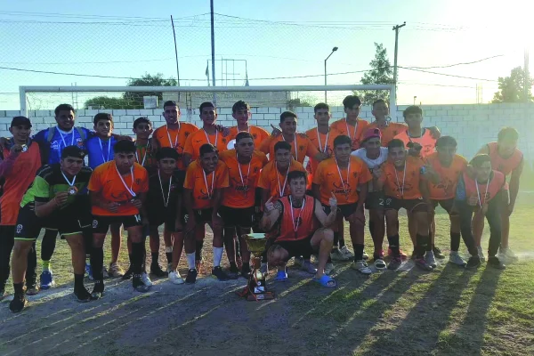 Calamares ganó en los penales y gritó campeón